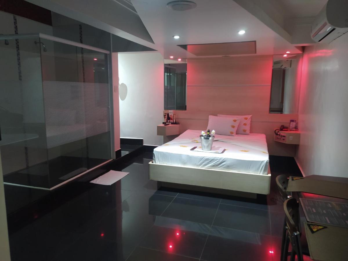 Motel La Folia ฮิเบเราเปรโต ภายนอก รูปภาพ