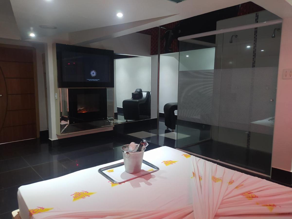 Motel La Folia ฮิเบเราเปรโต ภายนอก รูปภาพ
