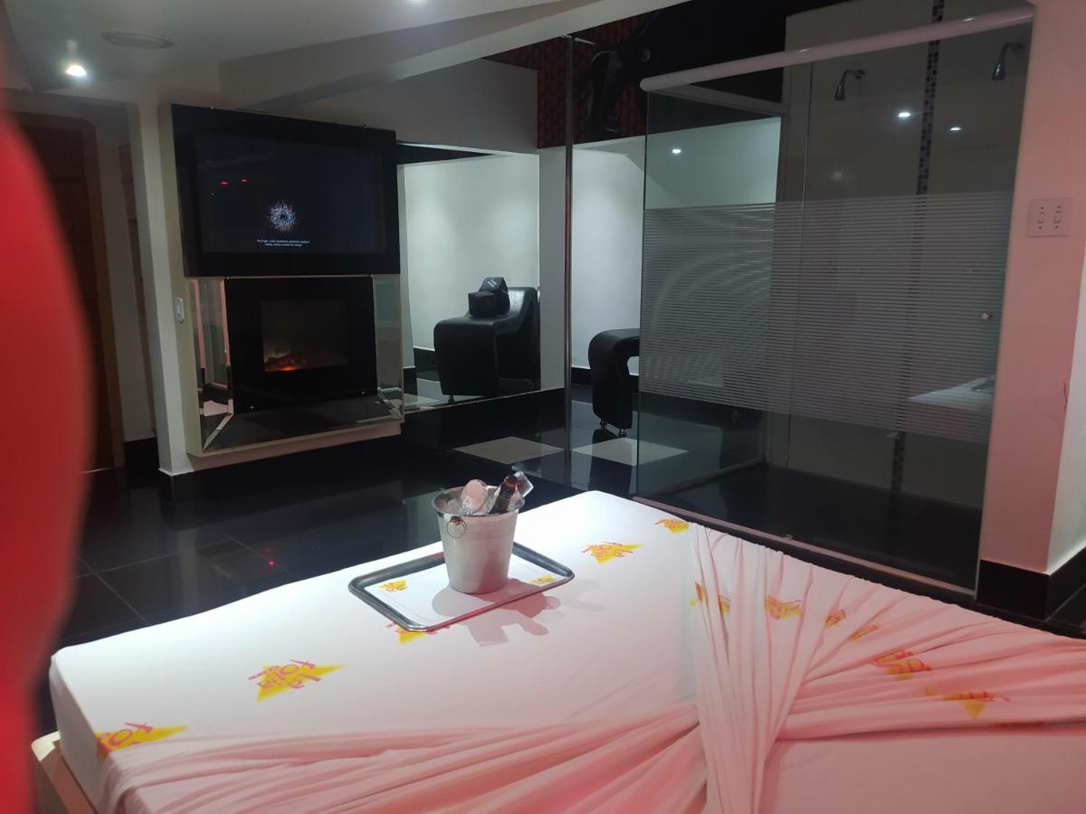Motel La Folia ฮิเบเราเปรโต ภายนอก รูปภาพ